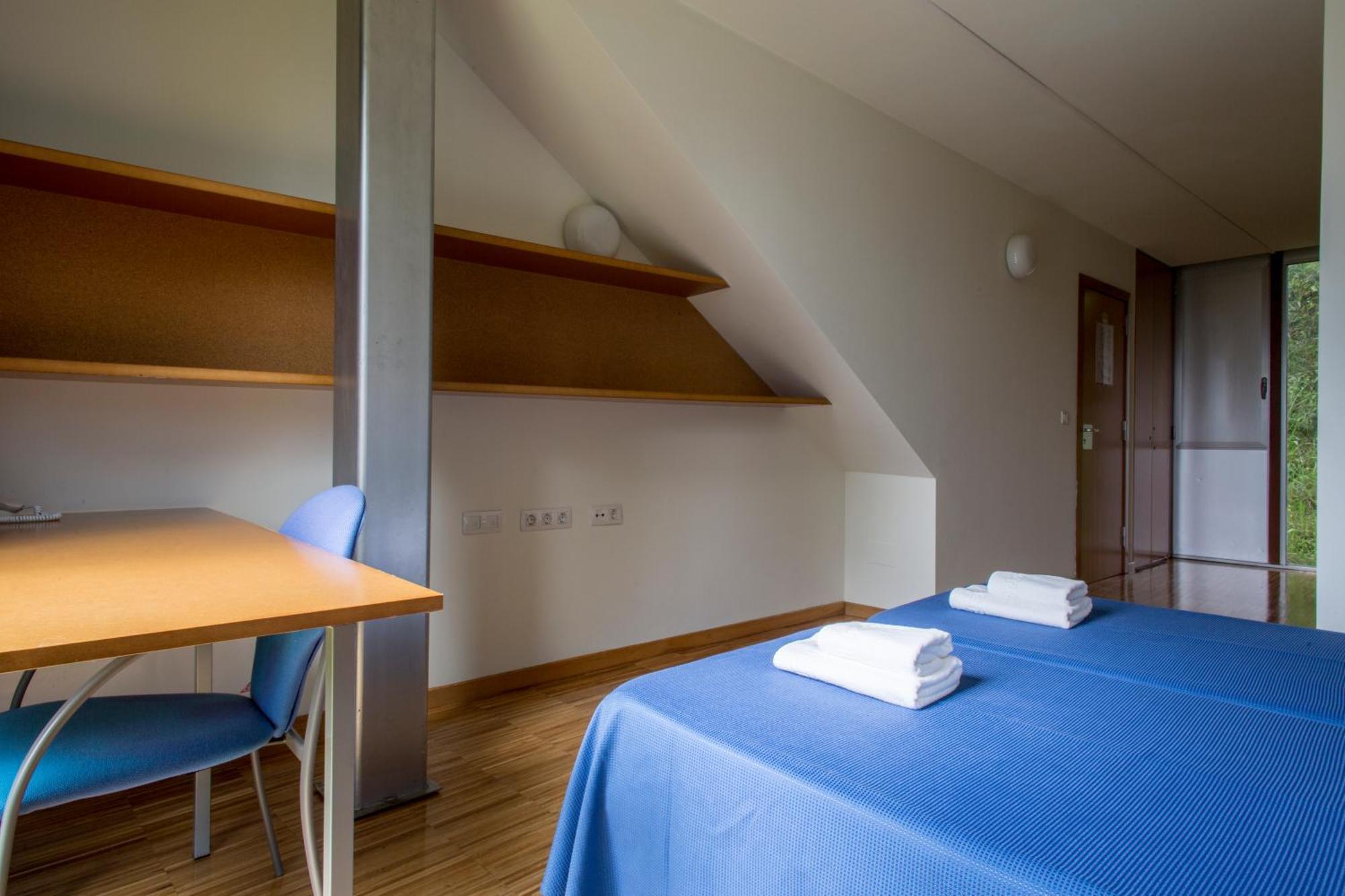 Residencia Universitaria Resa O Castro Vigo Exteriör bild