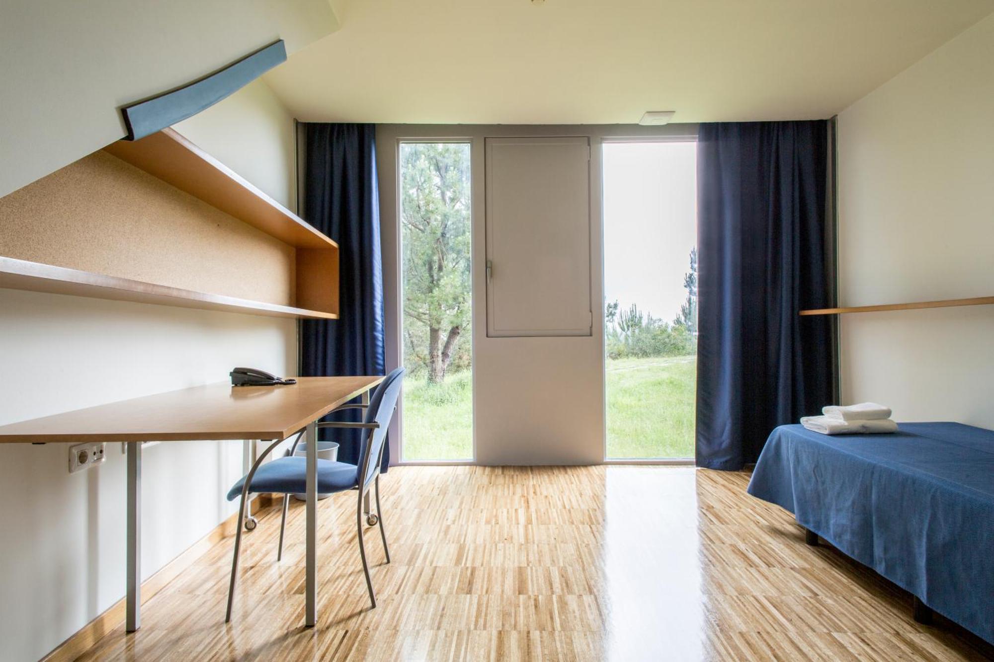 Residencia Universitaria Resa O Castro Vigo Exteriör bild